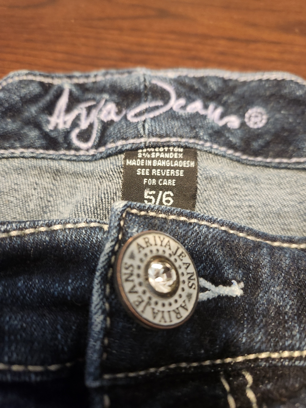 Women's Dark Blue Ankle Crop Stretch Jeans - Size 5/6